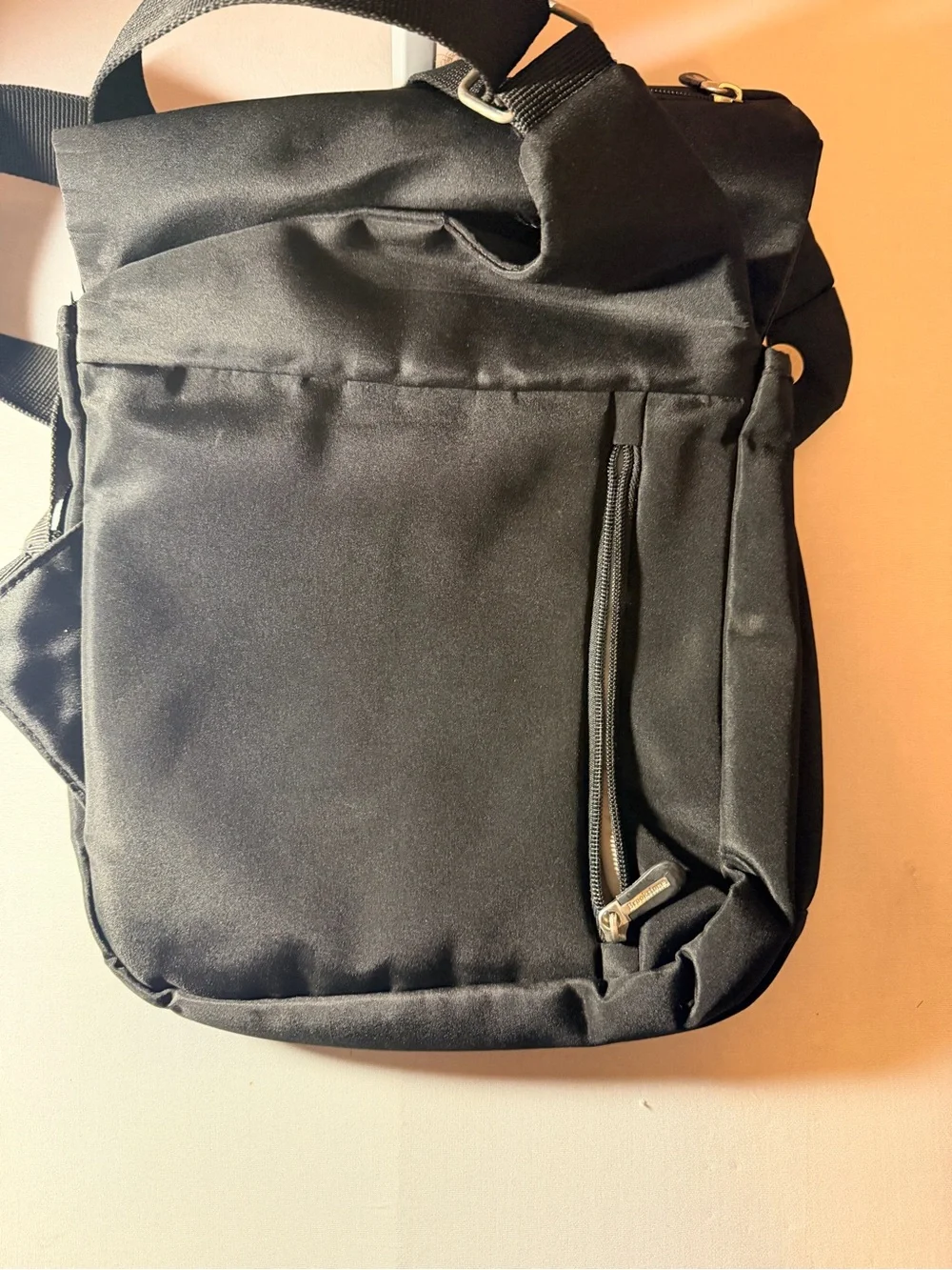 Brookstone Black Travel Crossbody Messenger Bag Multi-Pocket Adjustable Strap